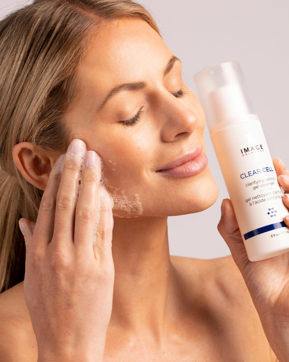 CLEAR CELL CLARIFYING SALICYLIC GEL CLEANSER